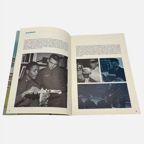 1969 Gateway to Aerospace The United States Air Force Academy Recruiting Booklet - Picture 4 of 6